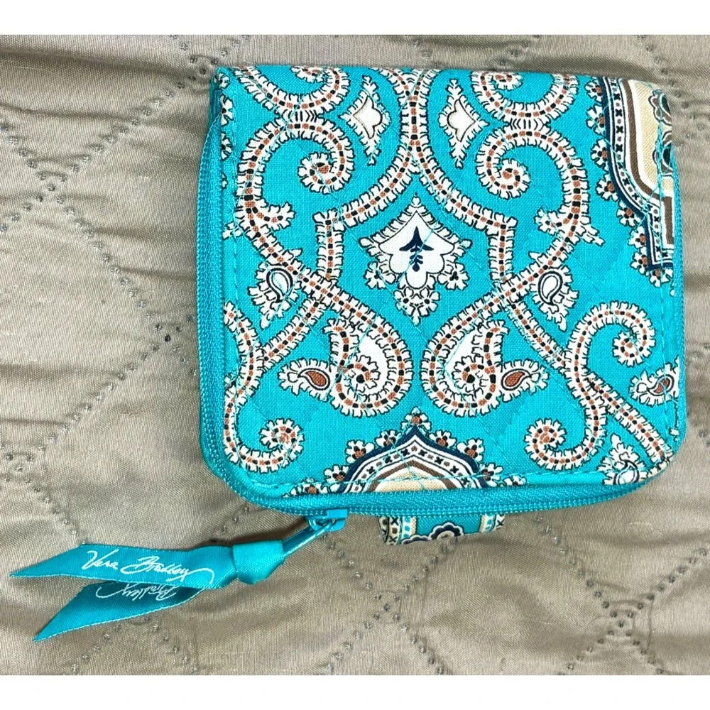 Vera Bradley Teal Blue Paisley Quilted Cotton Small Bifold Zip Wallet